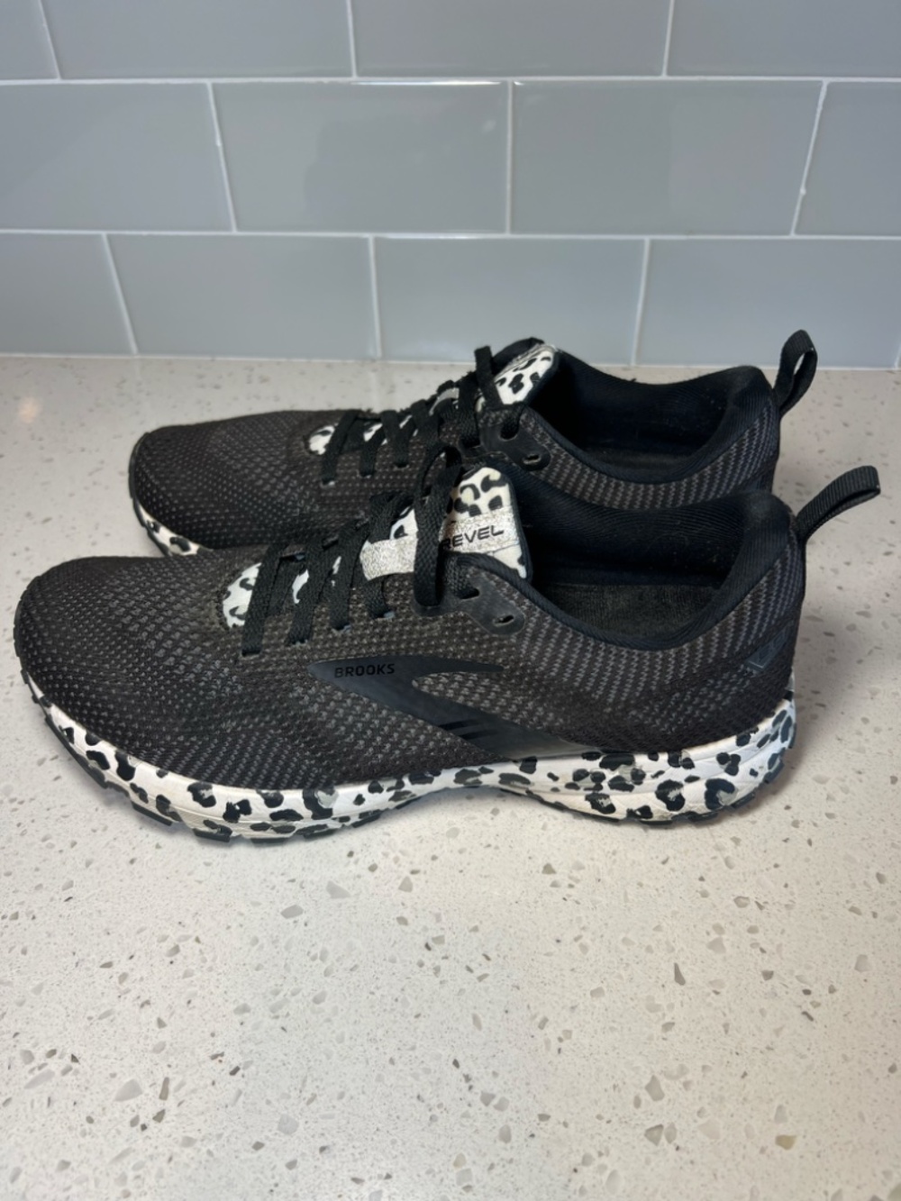 Brooks Revel 5 Snow Leopard Print Running Shoes Black White Athletic Laces Sz 9B - Picture 5 of 15